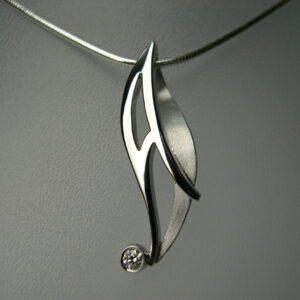 Penjoll d’or blanc amb diamant talla brillant