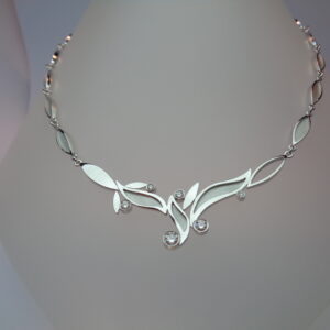 Gargantilla d’or blanc amb diamants talla brillant