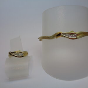 Conjunt d’esclava i anell d’or groc i diamants talla brillant