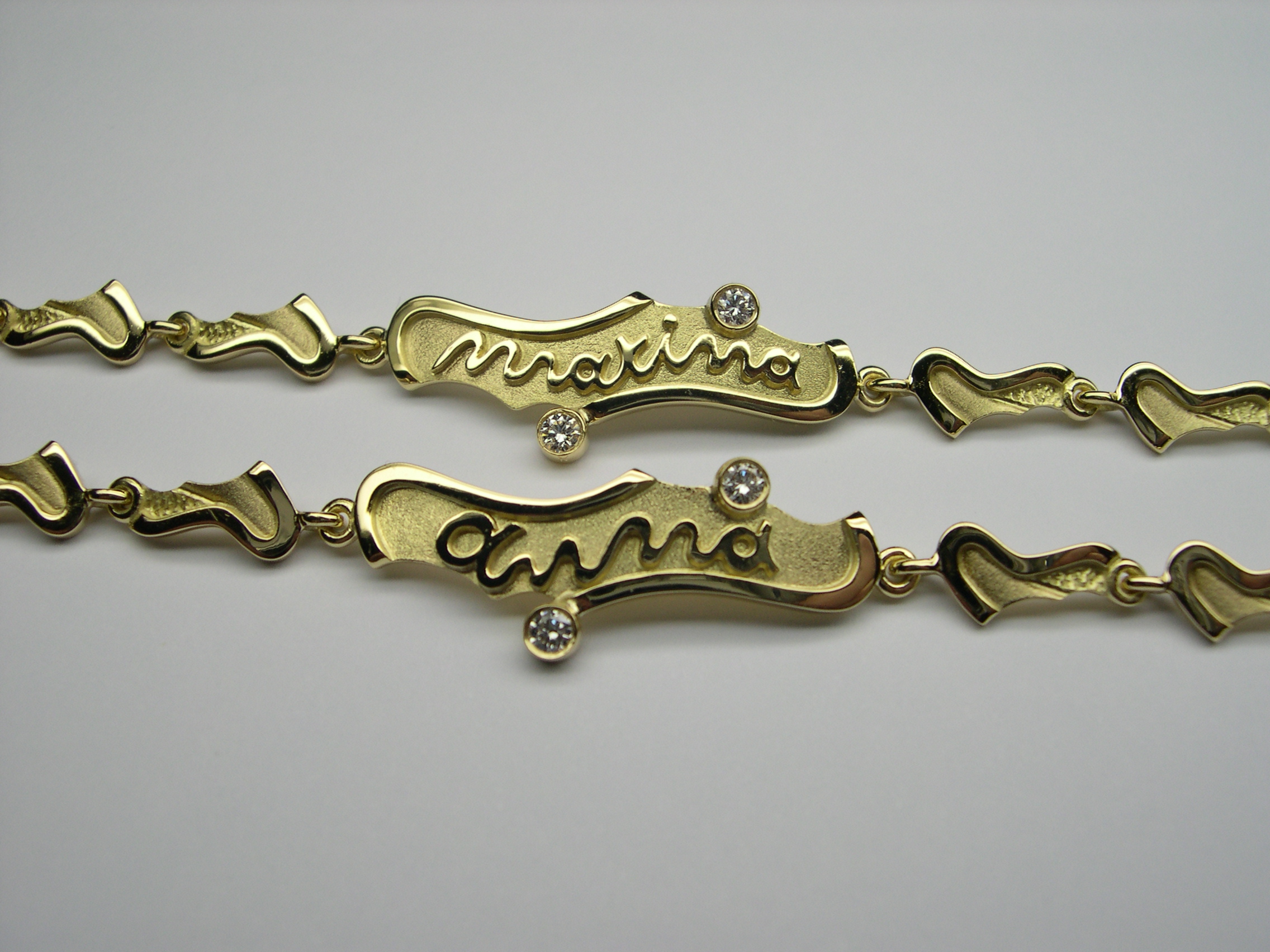 Polseres d’or groc amb diamants talla brillant (peces personalitzades)