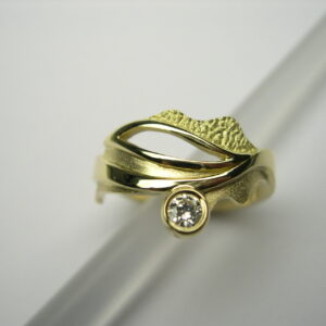 Anell d’or groc i diamant talla brillant